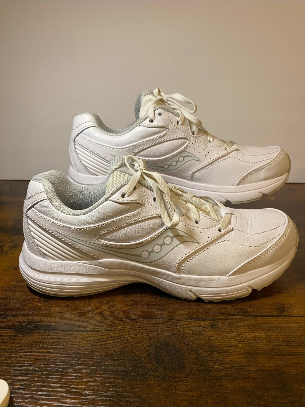 Saucony Integrity Walker 3 White Leather Walking Shoes Women’s 8